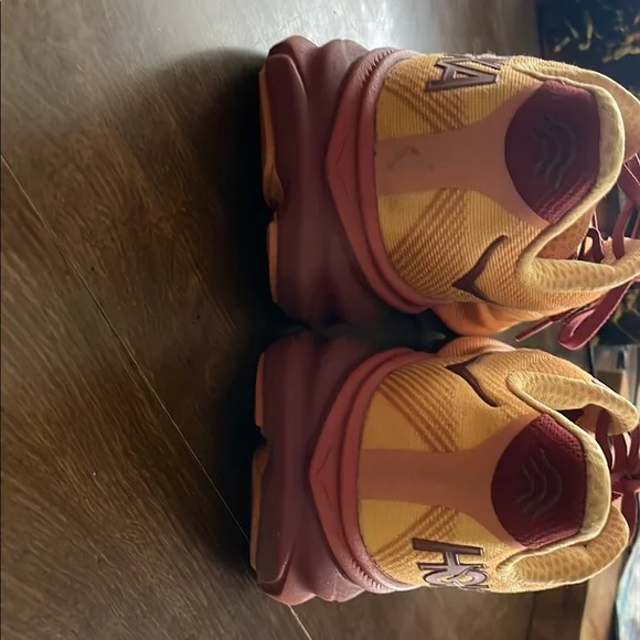 Hoka Vibrant Orange and Purple Running Shoes size 9 woman’s. Clifton 9 - Picture 5 of 5